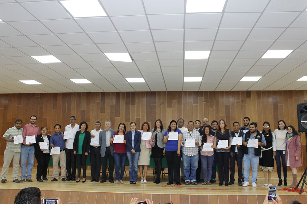 With the aim of boosting employability and contributing to the development and training of entrepreneurs in technical subjects, the members of the Mixed Fund awarded certificates to the participants who concluded their theoretical-practical training in Human Development, Plumbing, Water, Gas, Electricity and Civil Protection in the “Boost for your Business” programme.