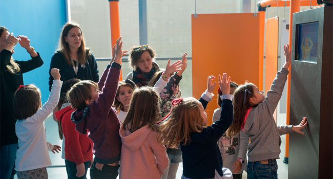 Exposición Juegas Pensamos en Energía Muncyt A Coruña