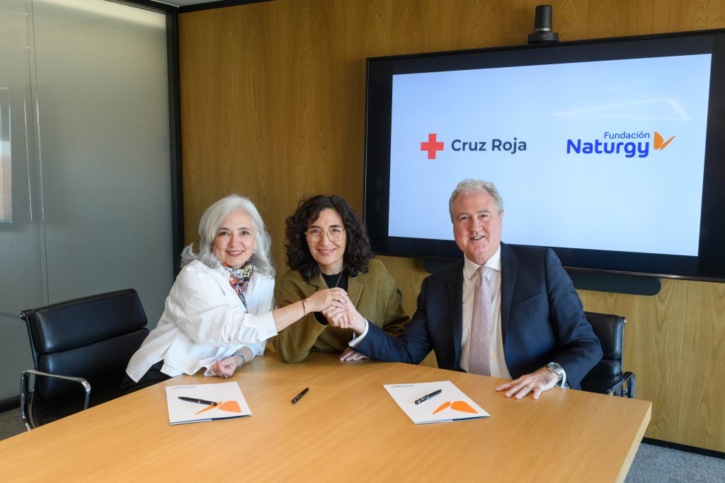 For yet another year, the Naturgy Foundation and the Red Cross have renewed the agreement they have maintained since 2017 to drive initiatives combating energy vulnerability. Over the course of this partnership, more than 20,600 families have been supported.