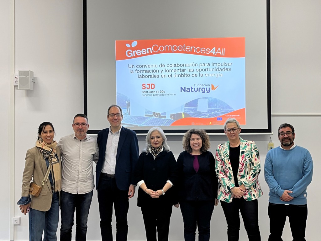 This agreement aims to improve employability and professional training among groups in vulnerable situations, favouring their access to new jobs arising from the energy transition.
